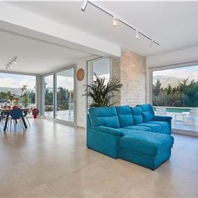 3 bedroom villa with infinity pool, jacuzzi & sauna, Castellammare del Golfo, sleeps 6